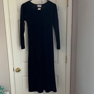 Chic Long Sleeve Black Velvet Dress